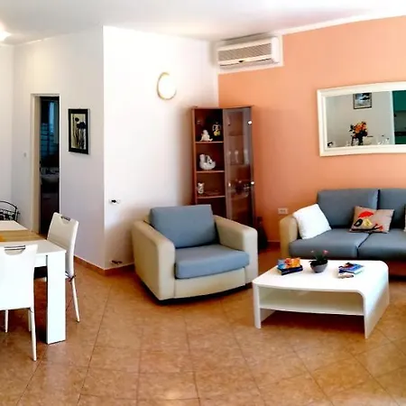 House Manola *